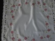 SPECIAL-NICOLE-CREAM-AND-ROSE-EMBROIDED-TABLE-TOPPER-STUNNING-85-cm-SQUARE-NEW